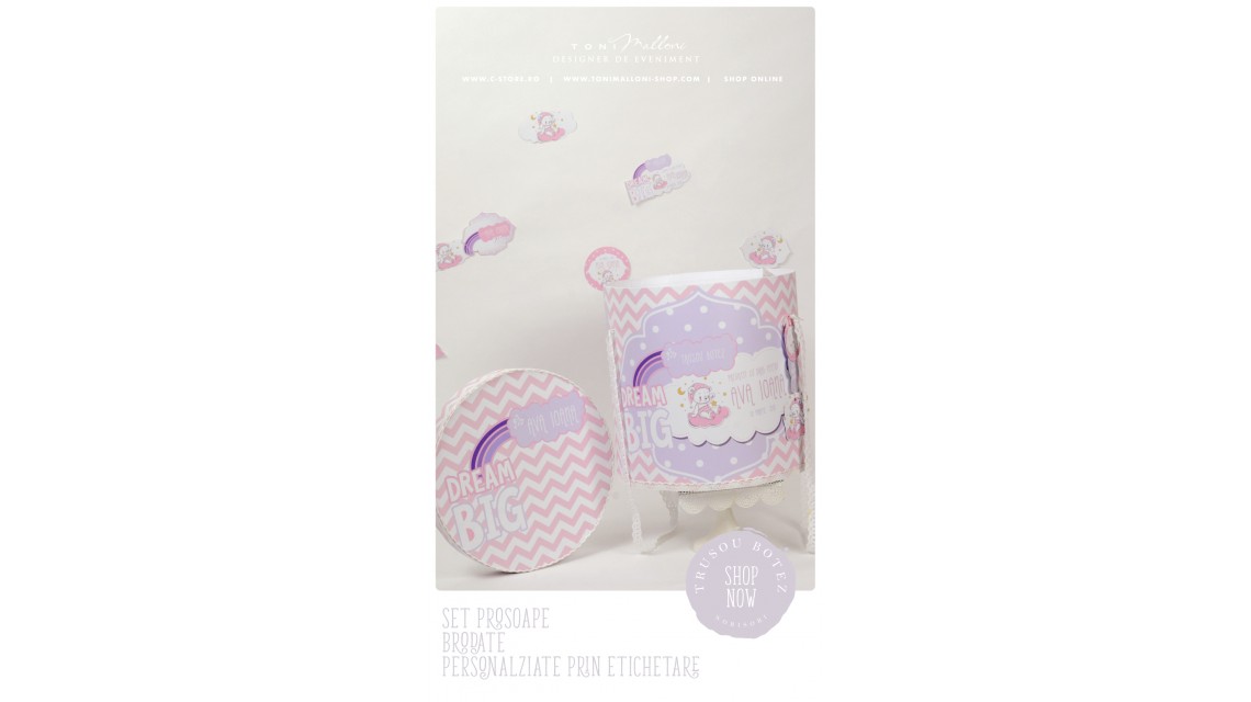 Trusou de botez personalizat si brodat cu norisori pufosi si ursuleti pentru fete, Dream big little girl 15